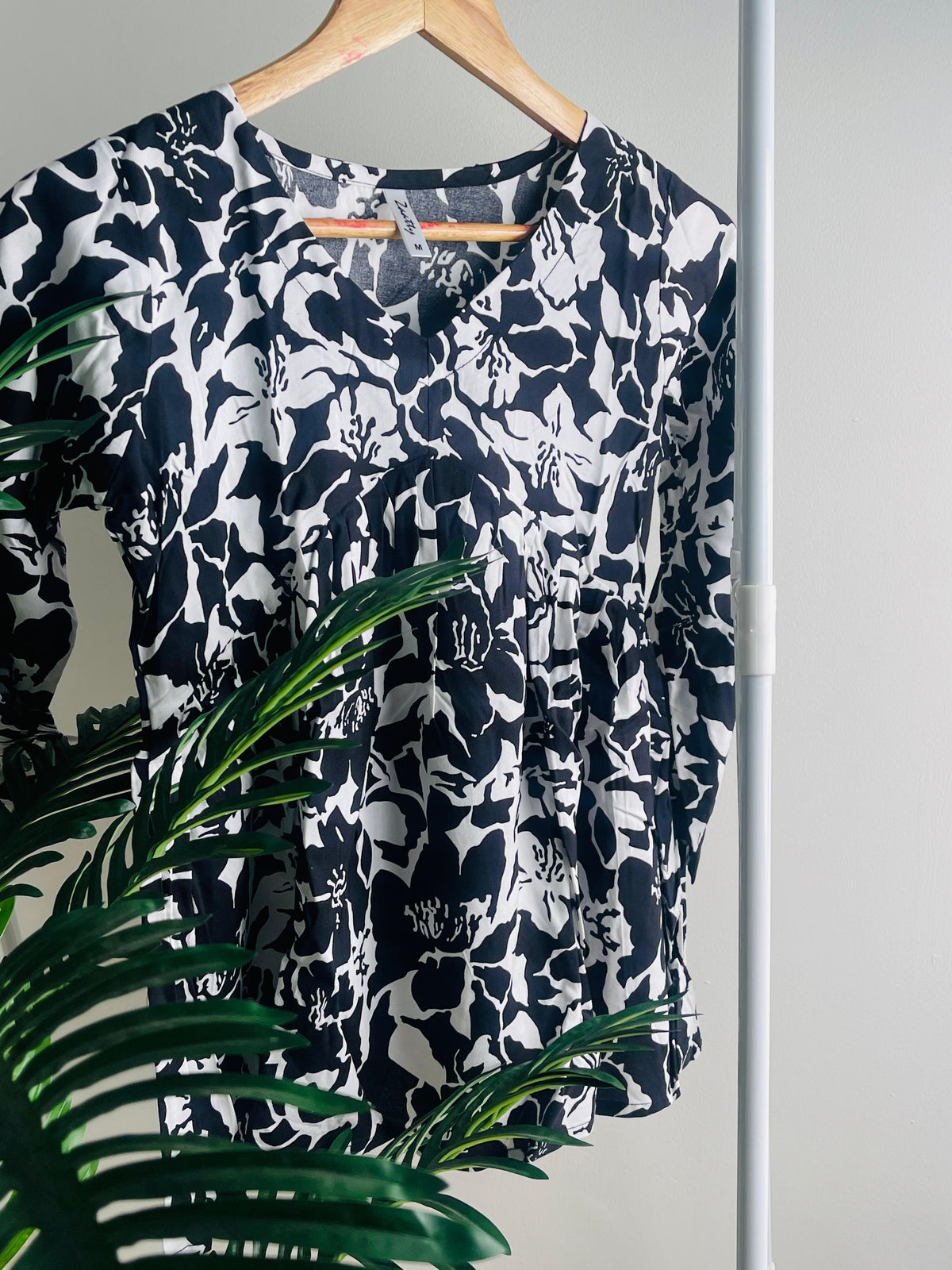 BLACK SHORT KURTHI WITH WHITE DESIGN (SU 380)