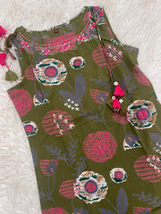 OLIVE GREEN WITH ROSE CHARM CO ORD SET (SU 701)