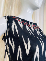 BLACK FLAME CHARM TOP (SU 438)