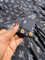 BLACK WITH WOOD BUTTON SHORT TOP (SU 679)