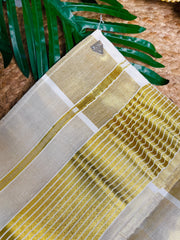 READY TO WEAR✨ GOLDEN STRIPES SET MUND  WITH TASSELS (SU 781)